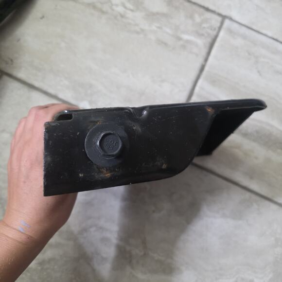 2020-2023 Chevrolet Silverado 2500 3500 Front Right Bumper Bar Bracket 84568470 - Picture 10 of 16